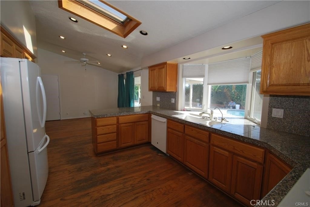 3292 Kenilworth Drive - Photo 4