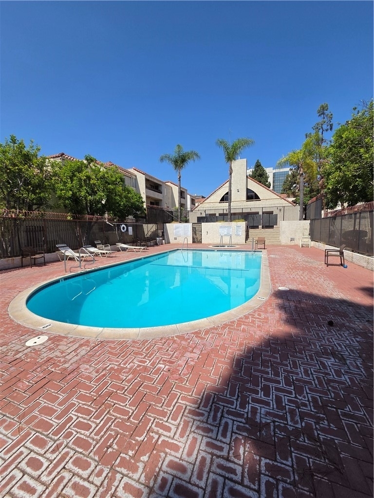 600 W 3rd - Photo 11