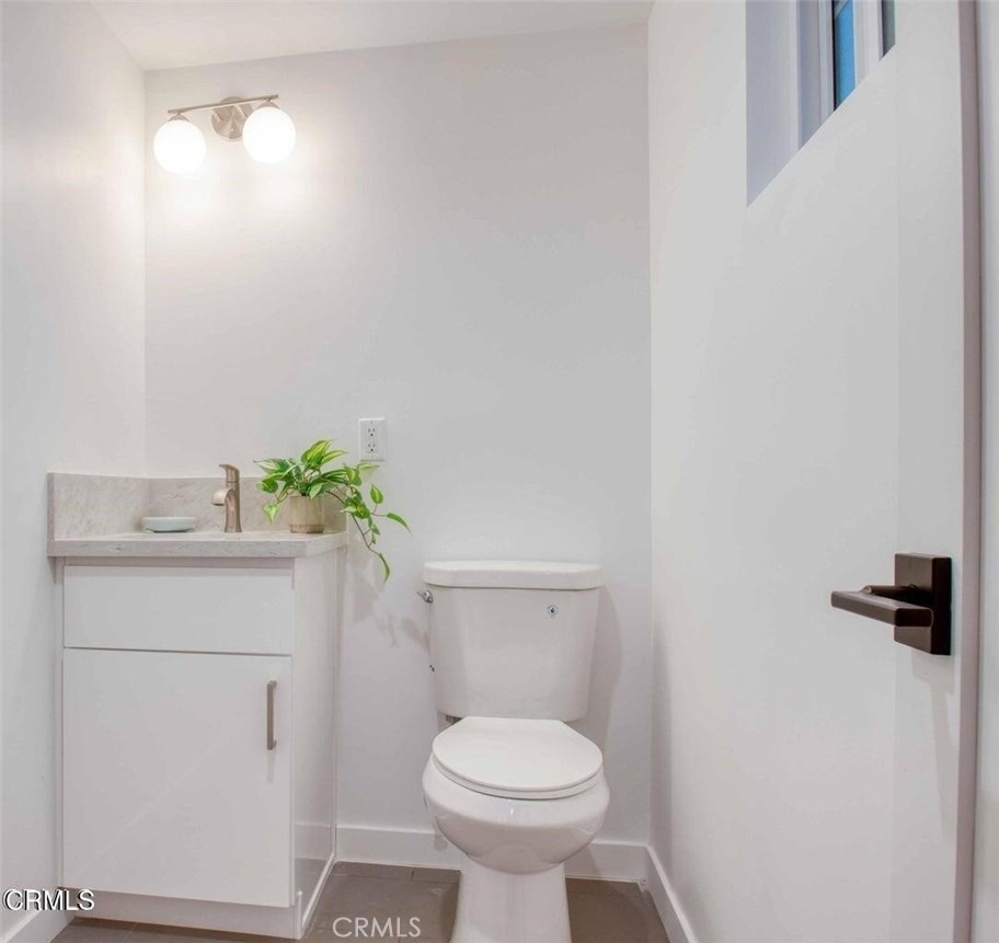 2333 1/2 Langdale Avenue - Photo 8