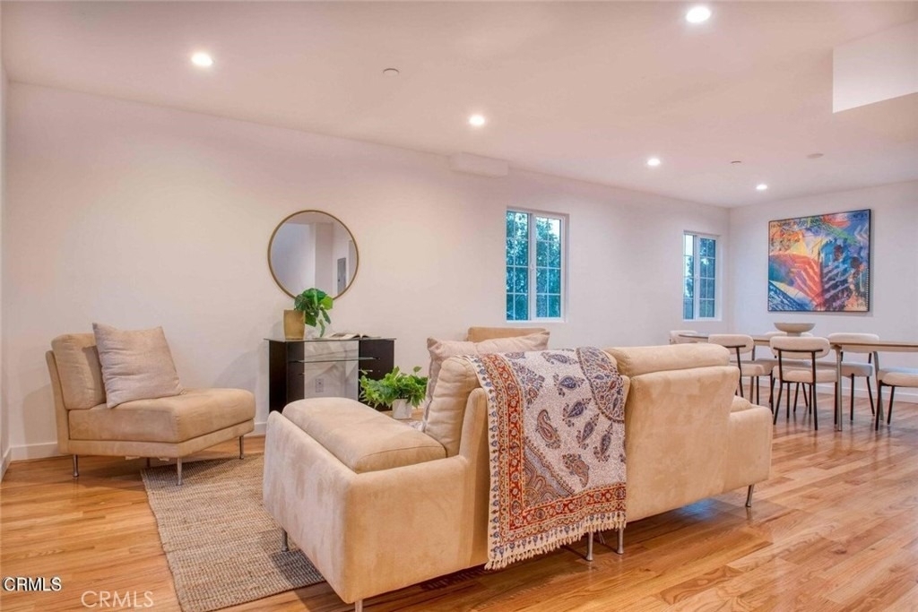 2333 1/2 Langdale Avenue - Photo 1