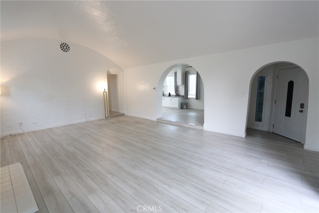 2905 N Sierra Way - Photo 4