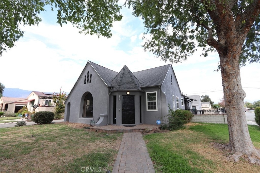 2905 N Sierra Way - Photo 1