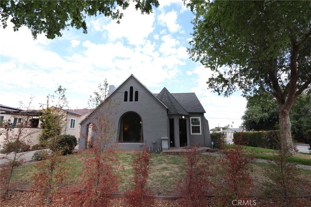 2905 N Sierra Way - Photo 2