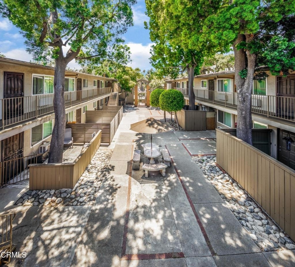 761 E Orange Grove Boulevard - Photo 22