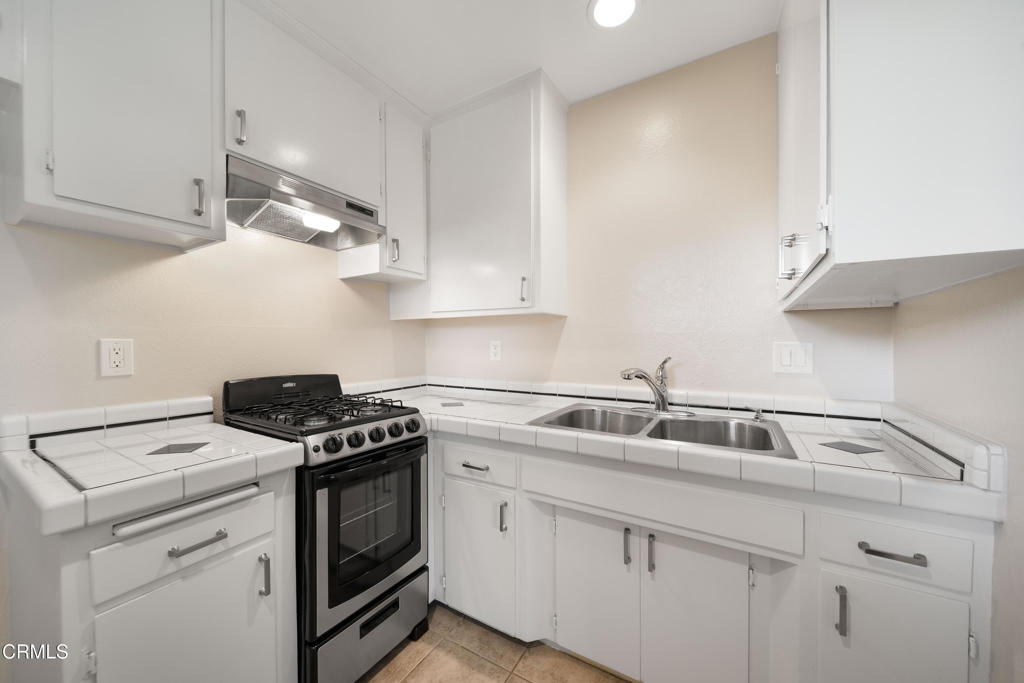 761 E Orange Grove Boulevard - Photo 3