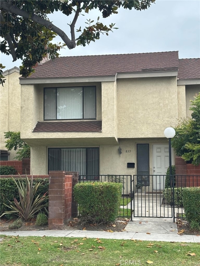 835 W Orangewood - Photo 1