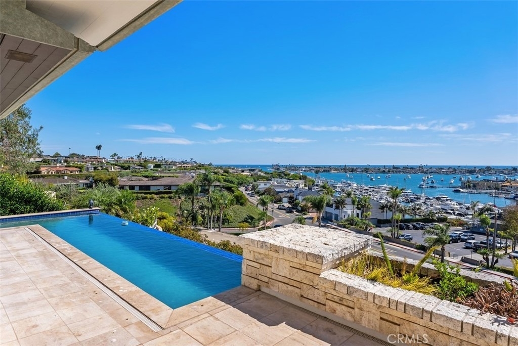 1535 Dolphin Terrace - Photo 3