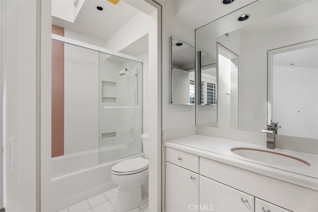 1535 Dolphin Terrace - Photo 18