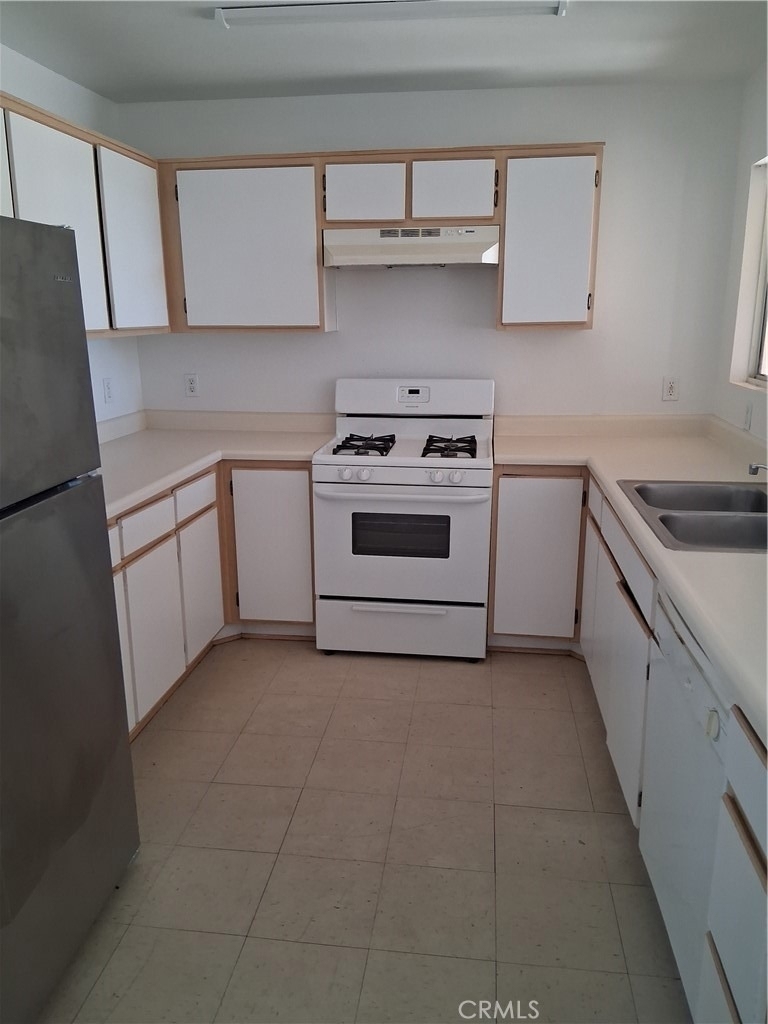 1970 Clary Drive - Photo 2