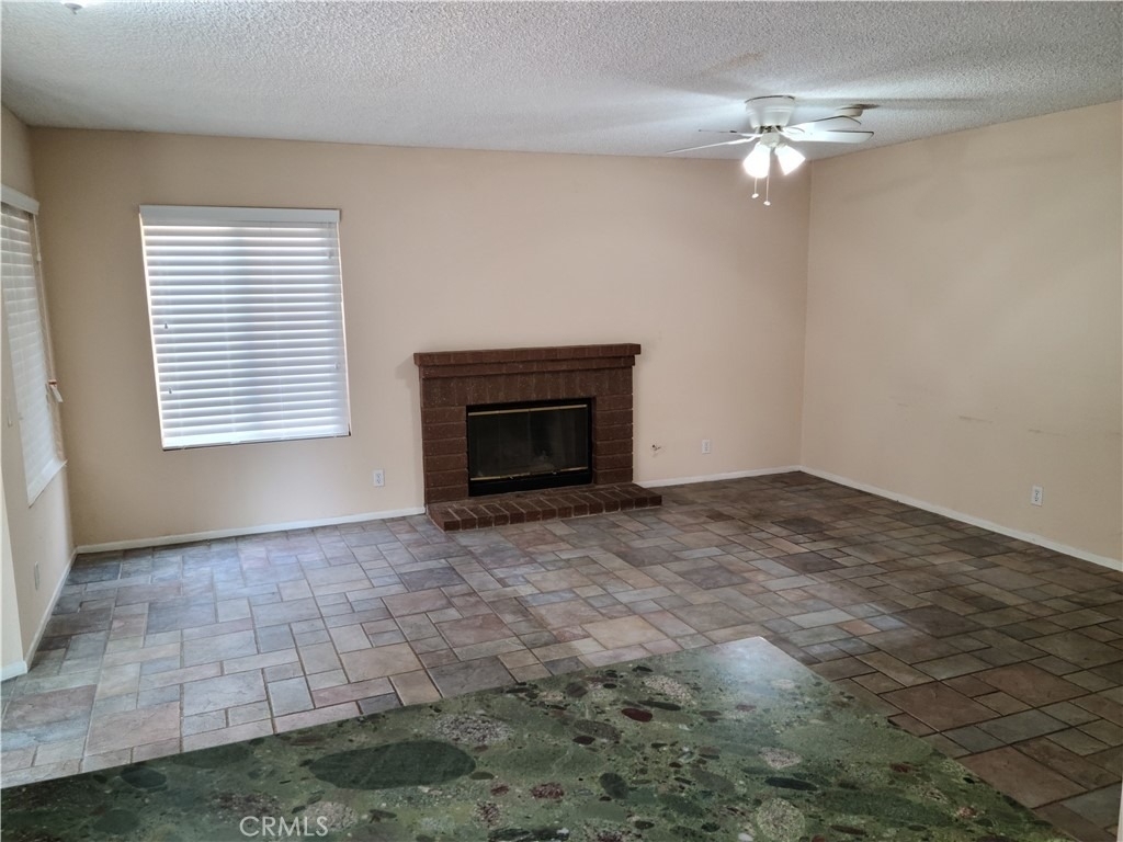 998 Ashford Circle - Photo 4