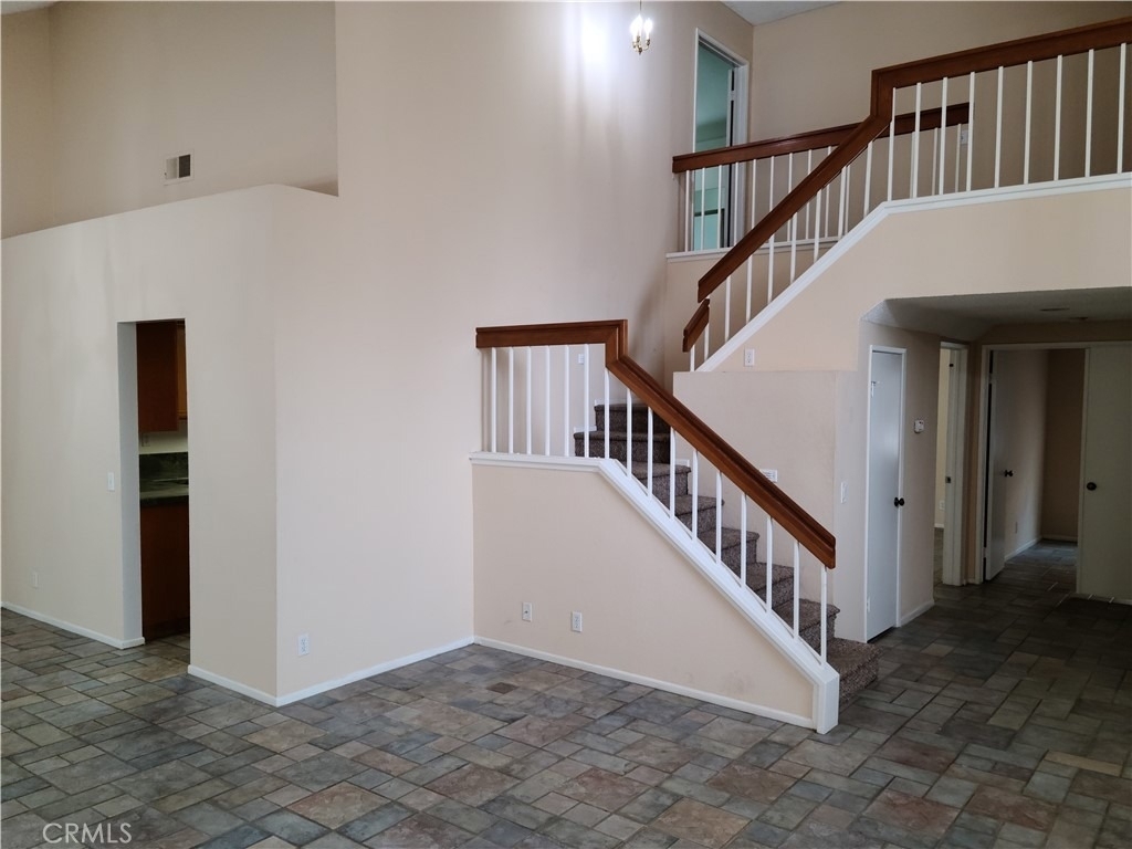 998 Ashford Circle - Photo 2