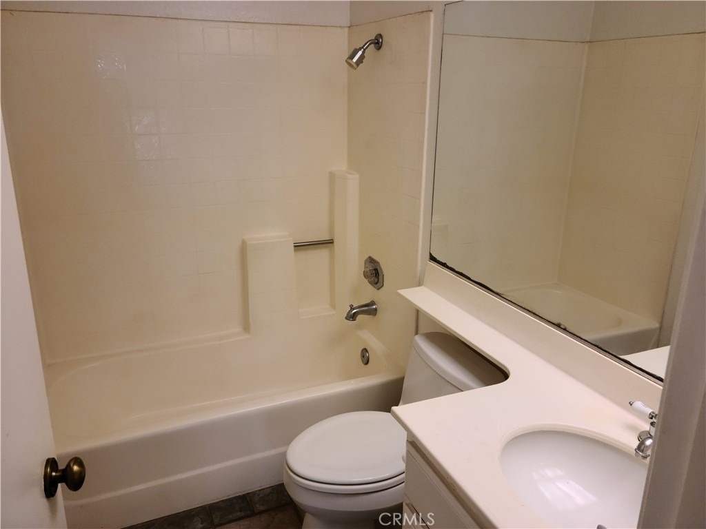998 Ashford Circle - Photo 7