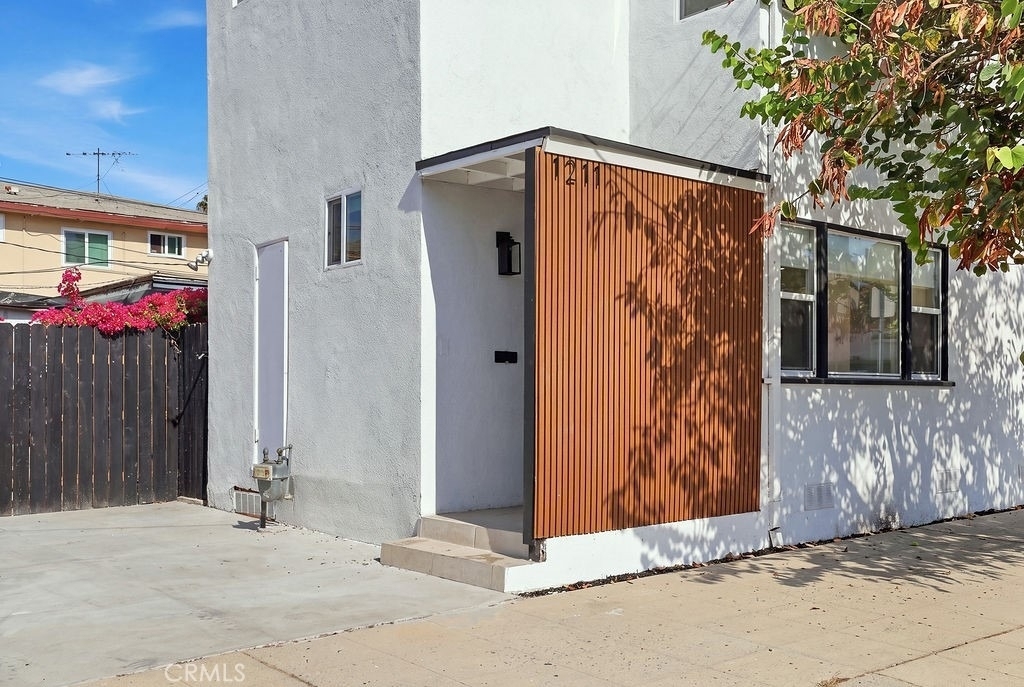 1211 Cole Avenue - Photo 1