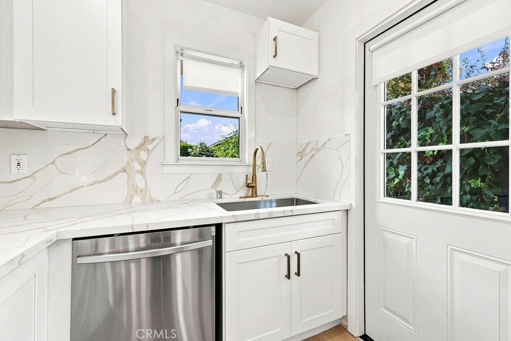 1205 Cole Avenue - Photo 7