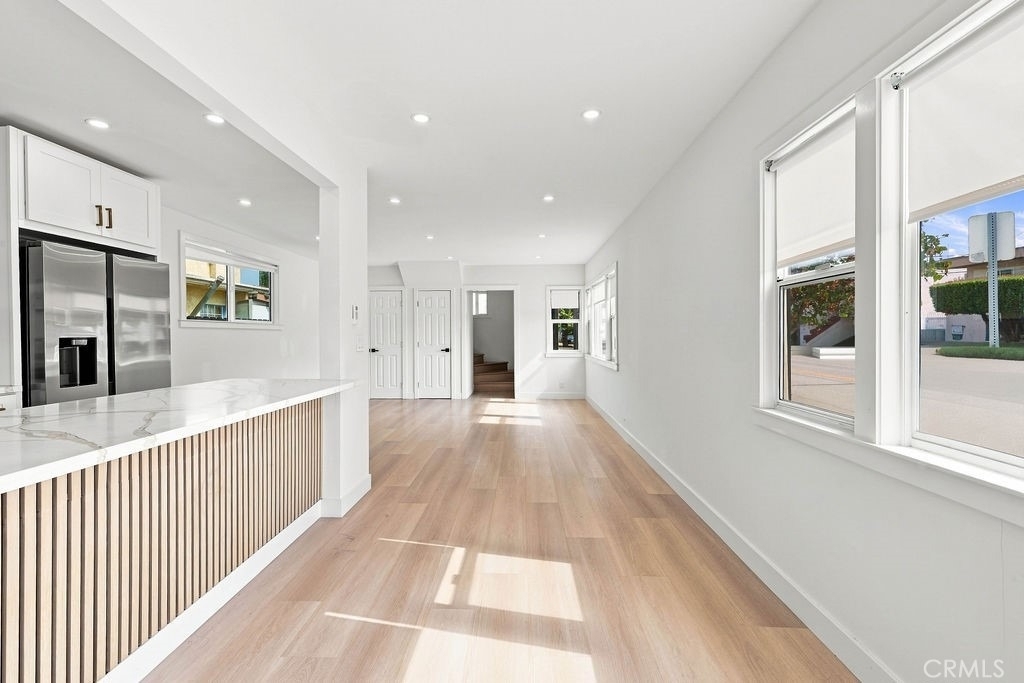 1205 Cole Avenue - Photo 4