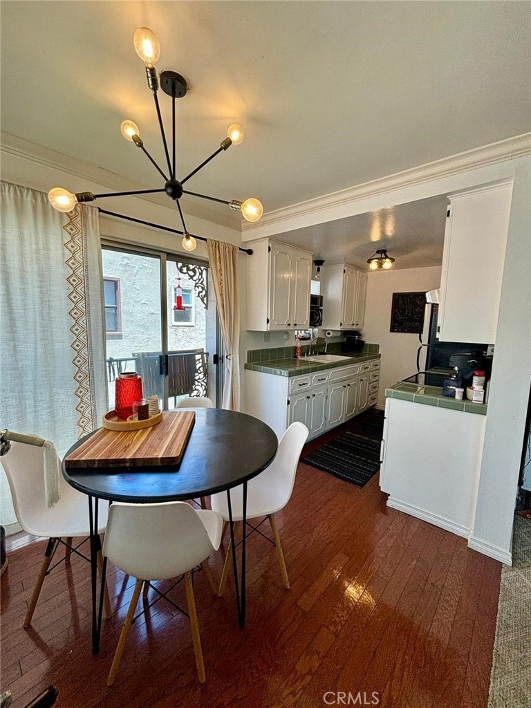 615 E Broadway - Photo 3