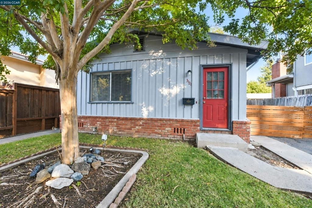 3121 Alhambra Ave - Photo 1