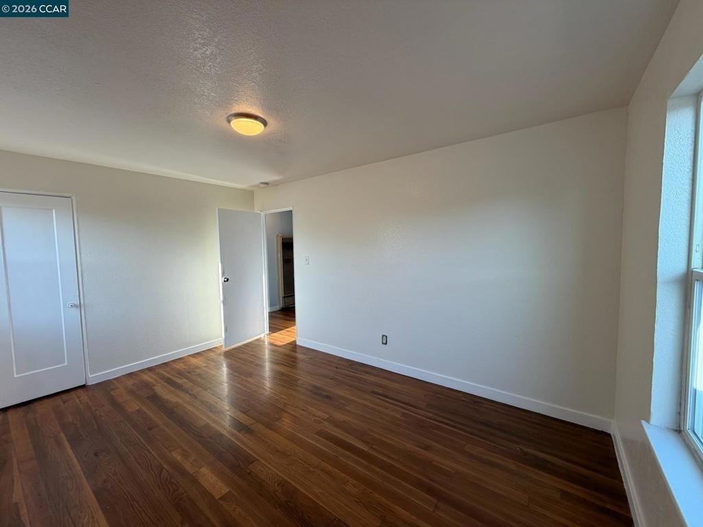 341 S 8th St - Photo 4