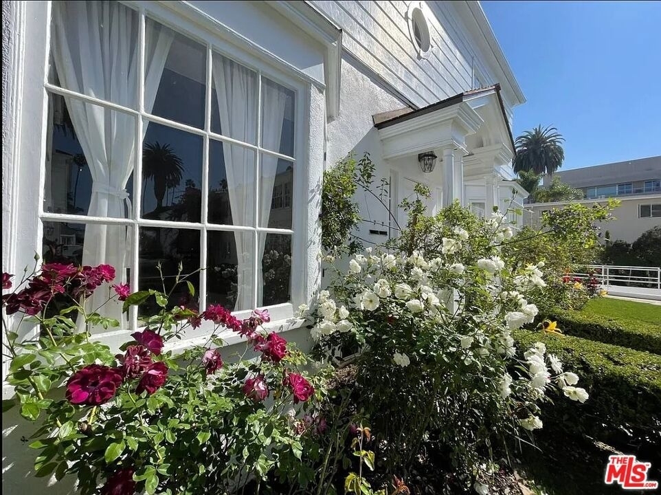 423 W Ocean Avenue - Photo 29