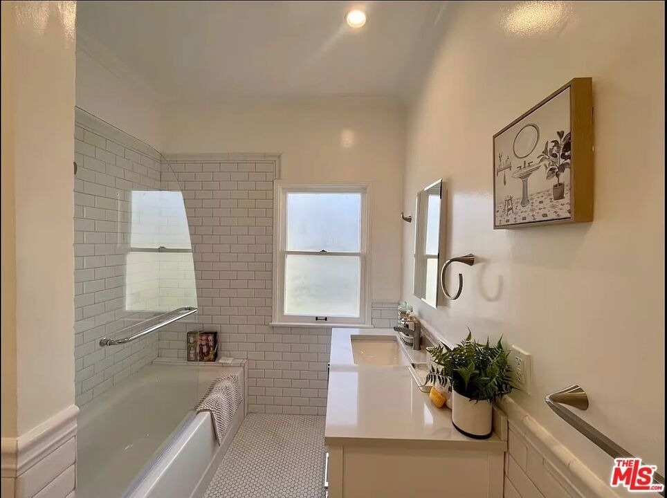 423 W Ocean Avenue - Photo 19