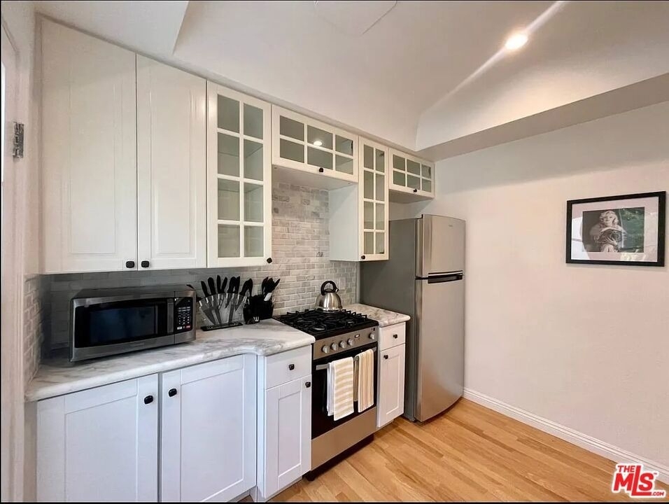 423 W Ocean Avenue - Photo 14