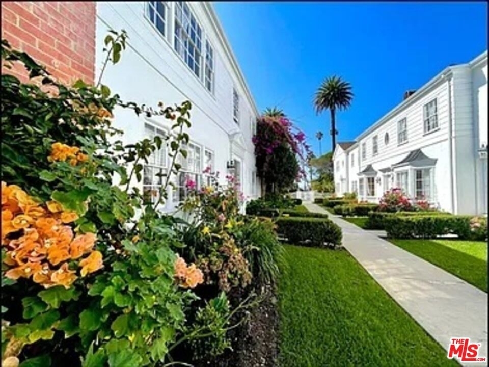 423 W Ocean Avenue - Photo 24