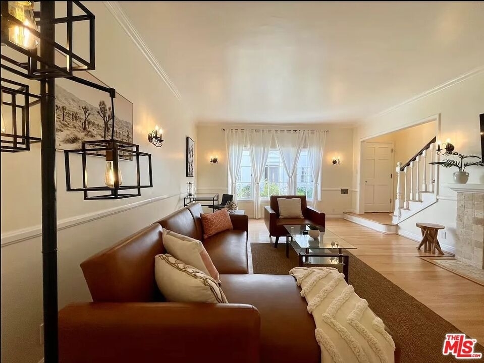 423 W Ocean Avenue - Photo 5