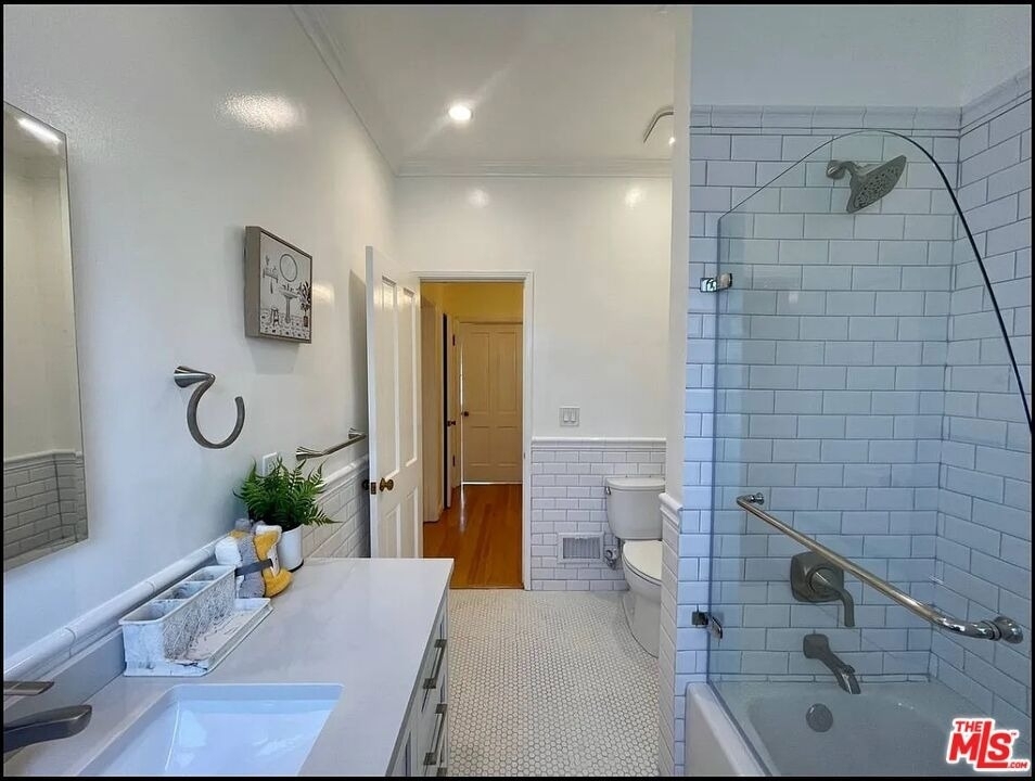 423 W Ocean Avenue - Photo 23