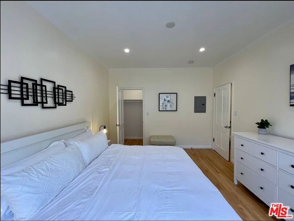 423 W Ocean Avenue - Photo 16