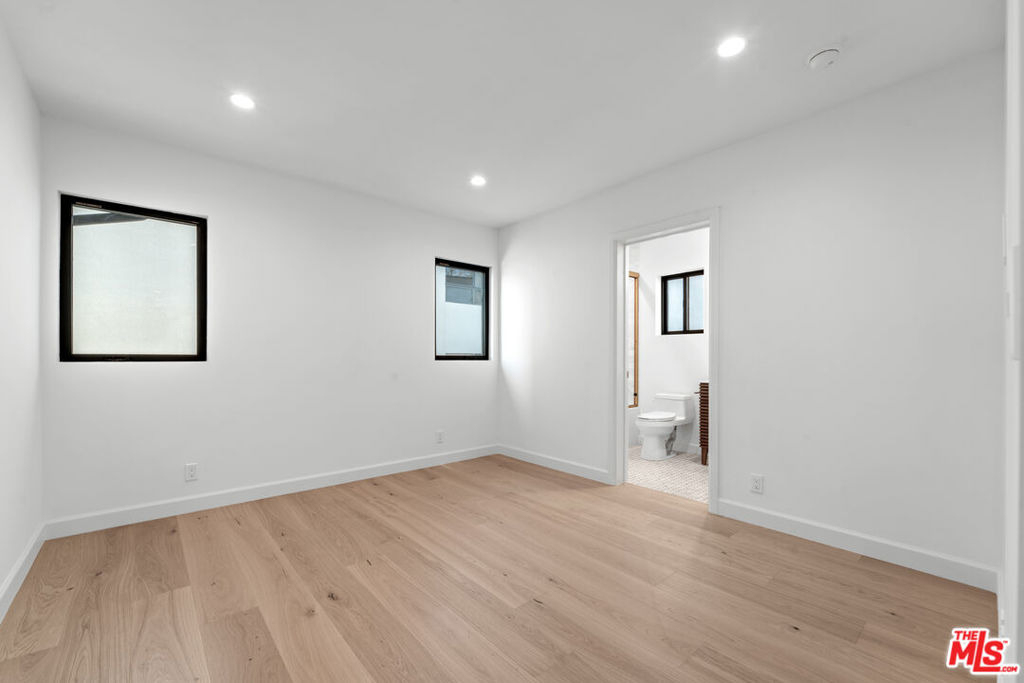 160 N Almont Drive - Photo 9