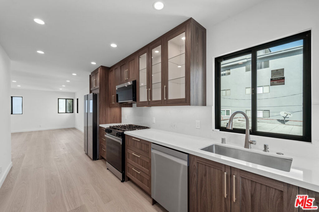 160 N Almont Drive - Photo 3