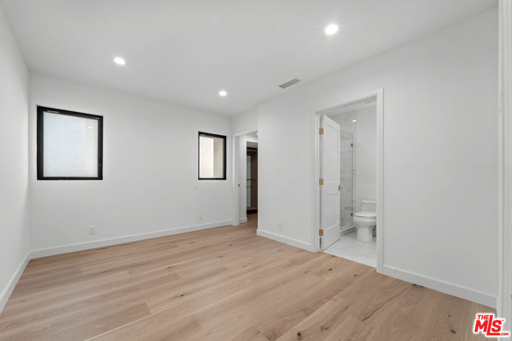 160 N Almont Drive - Photo 11