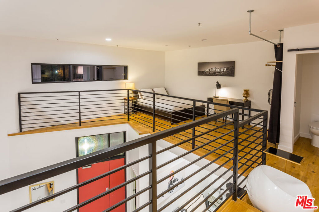 815 Hampton Drive - Photo 7