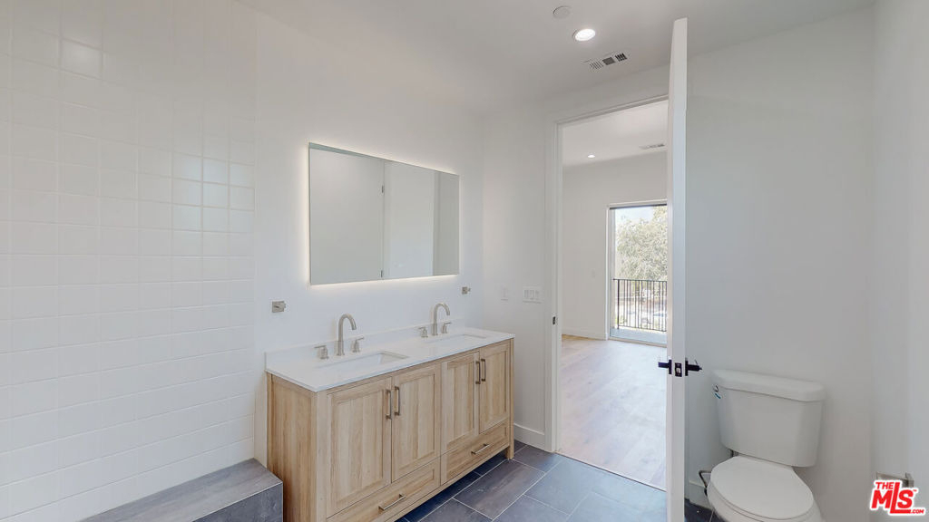 4462 Maplewood Avenue - Photo 20