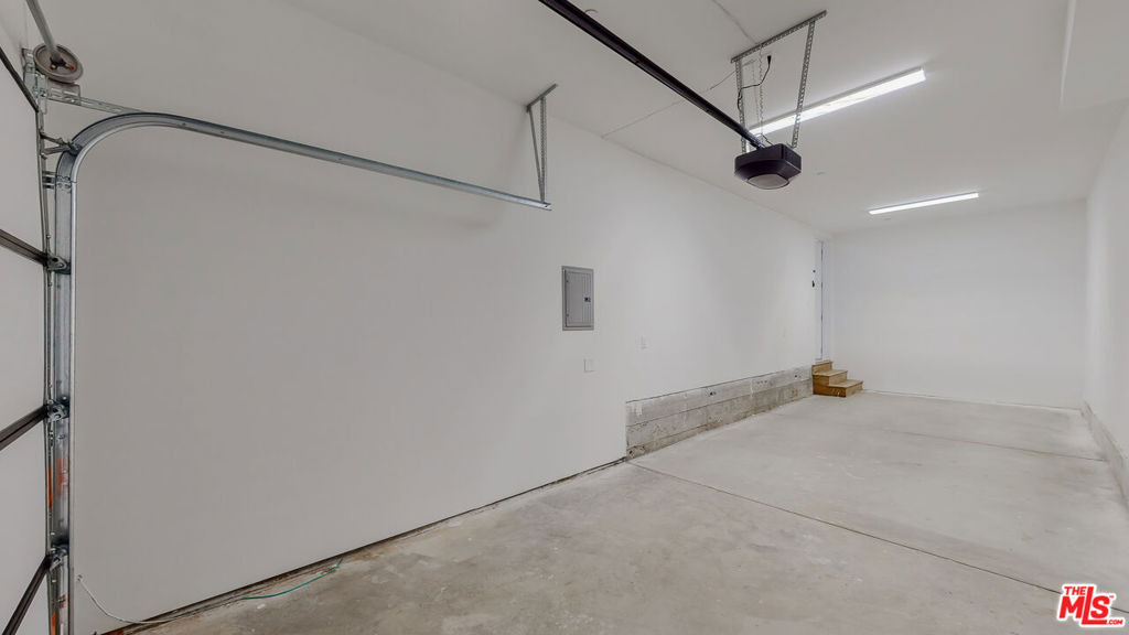 4462 Maplewood Avenue - Photo 41