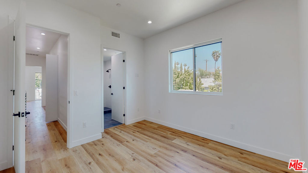 4462 Maplewood Avenue - Photo 15