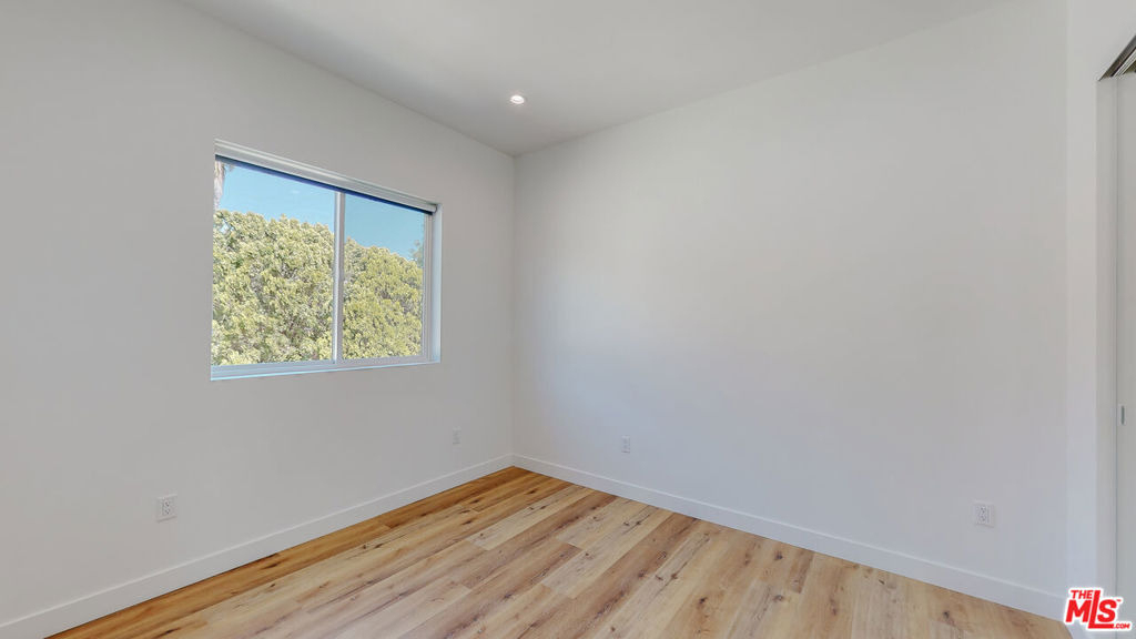 4462 Maplewood Avenue - Photo 11