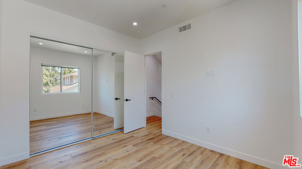 4462 Maplewood Avenue - Photo 12