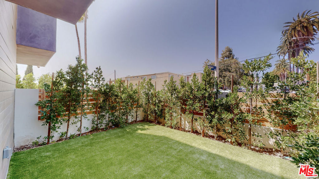 4462 Maplewood Avenue - Photo 38