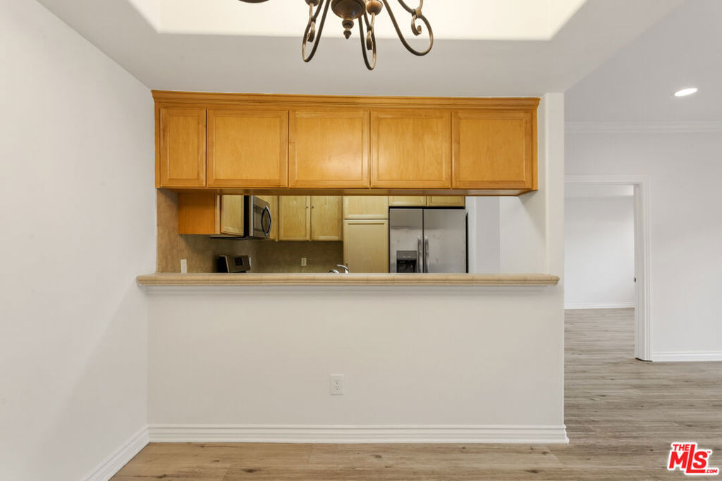 3328 Oakhurst Avenue - Photo 2