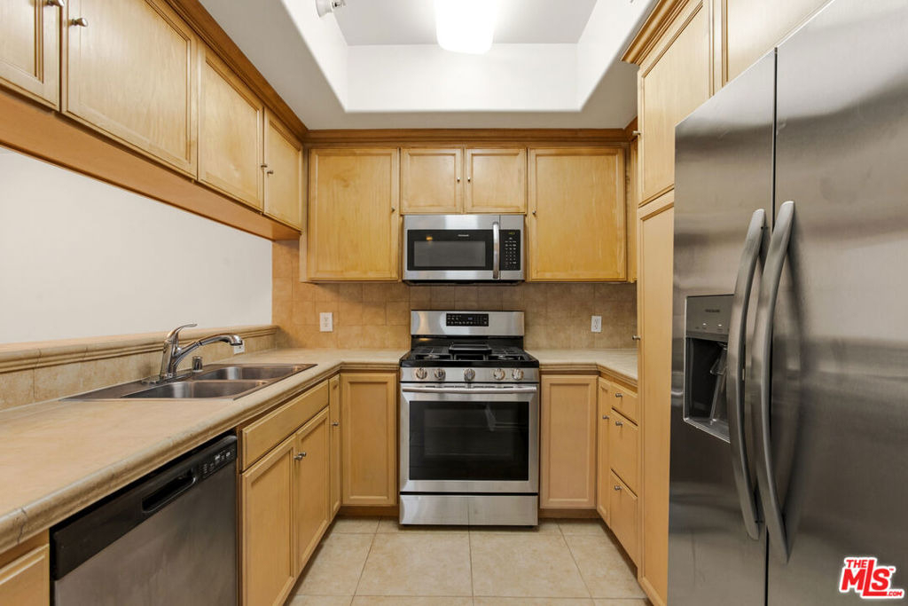 3328 Oakhurst Avenue - Photo 7