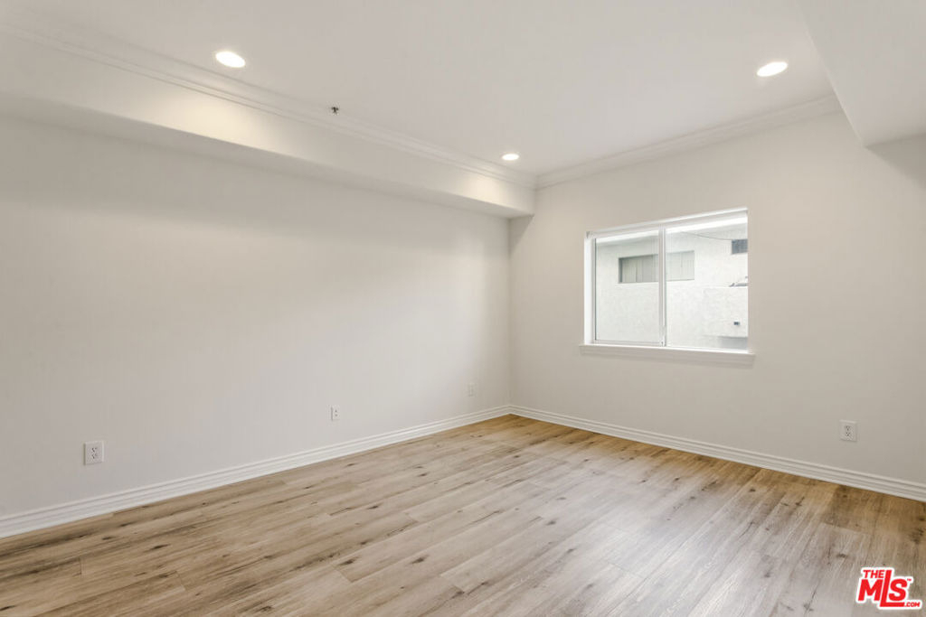3328 Oakhurst Avenue - Photo 17