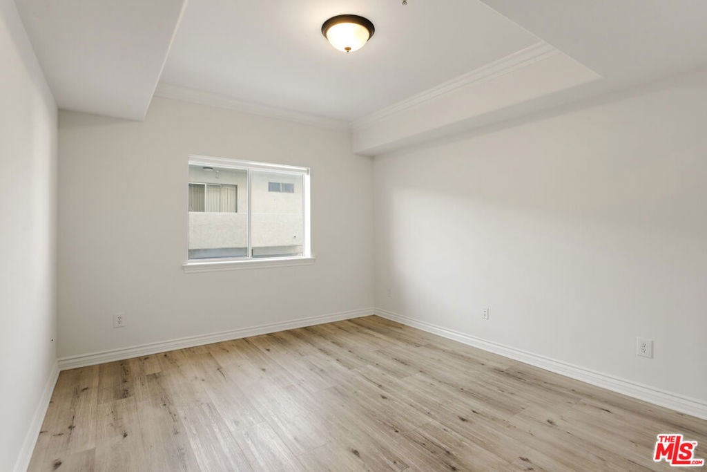 3328 Oakhurst Avenue - Photo 10