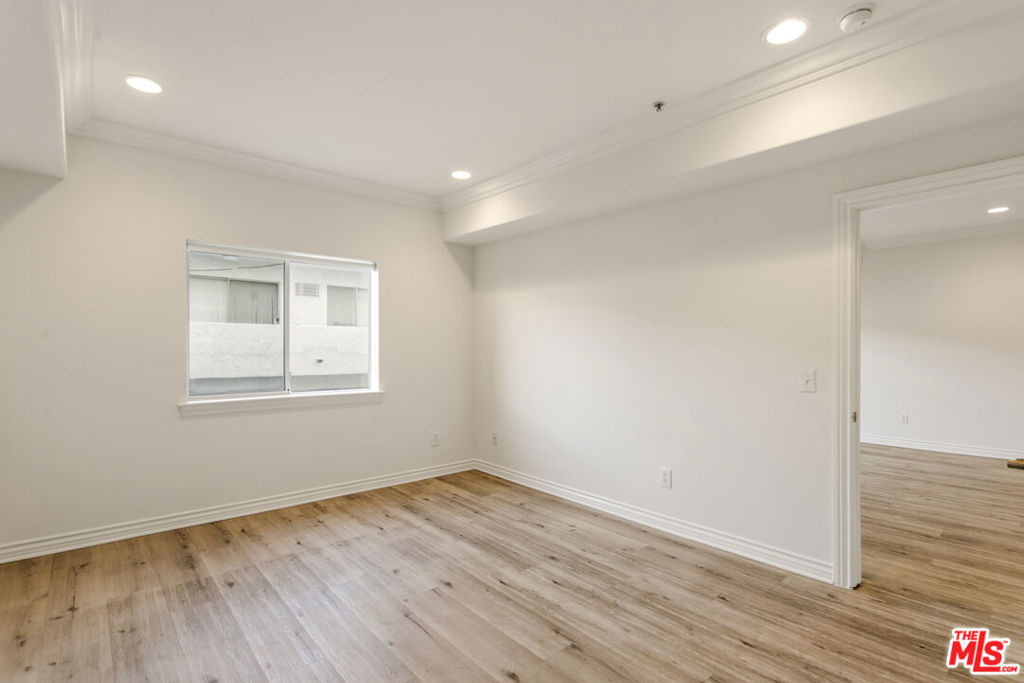 3328 Oakhurst Avenue - Photo 15
