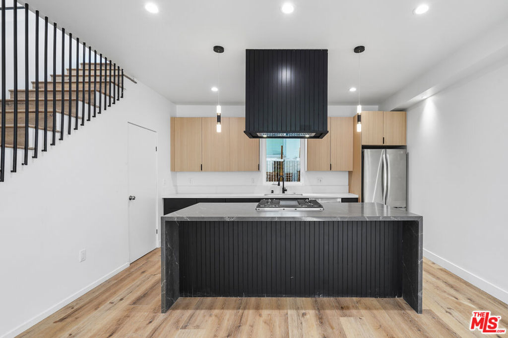 839 N Mccadden Pl - Photo 2