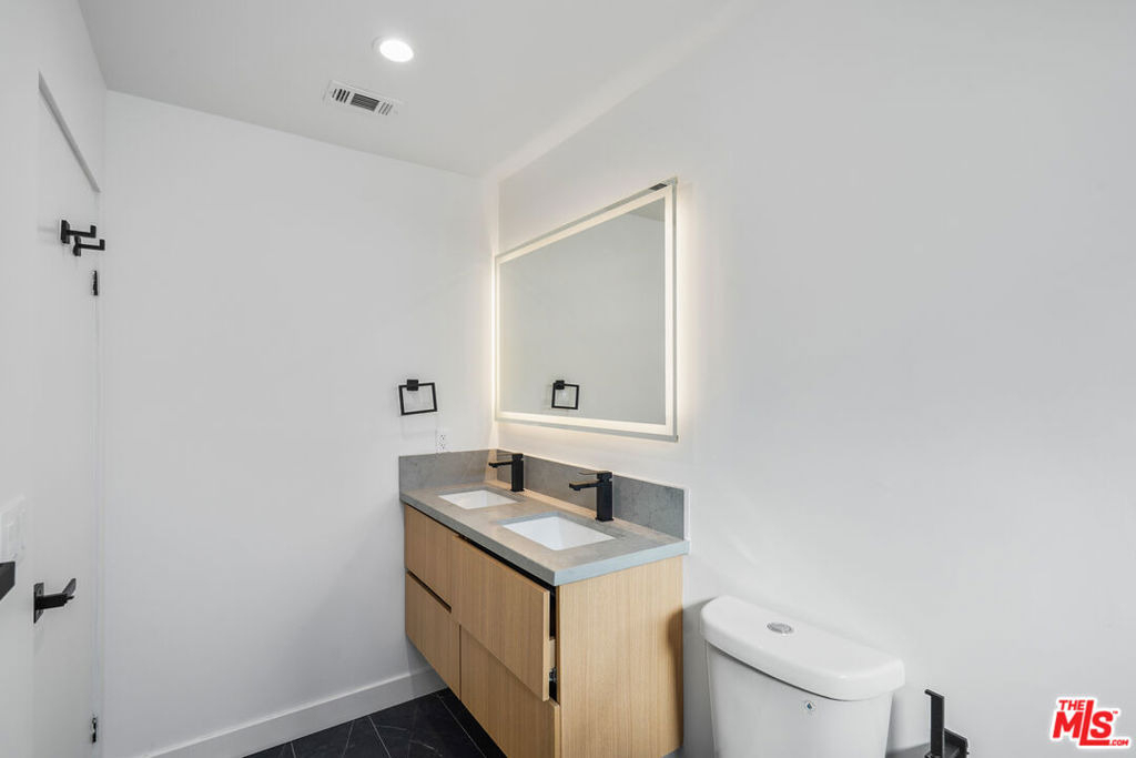 839 N Mccadden Pl - Photo 11