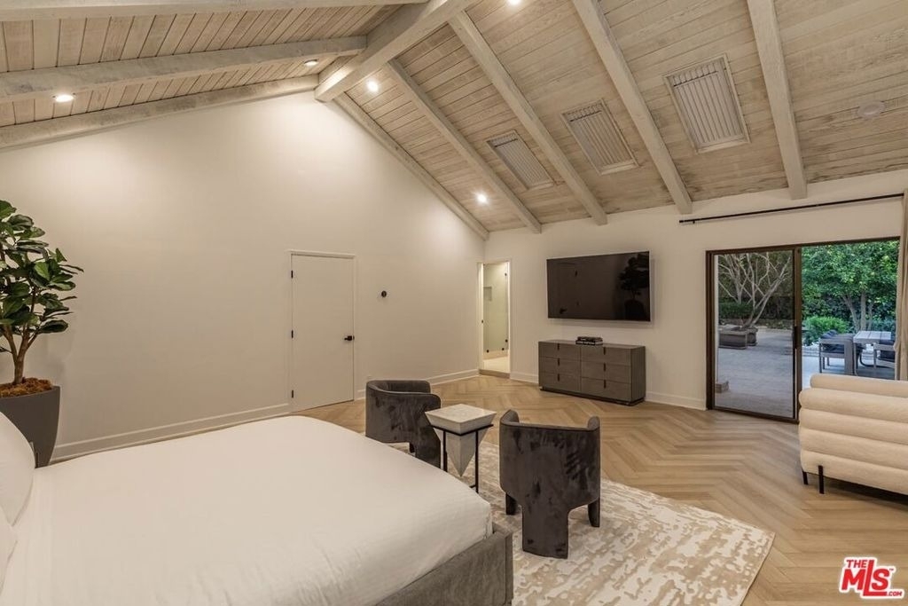 624 N Beverly Drive - Photo 24