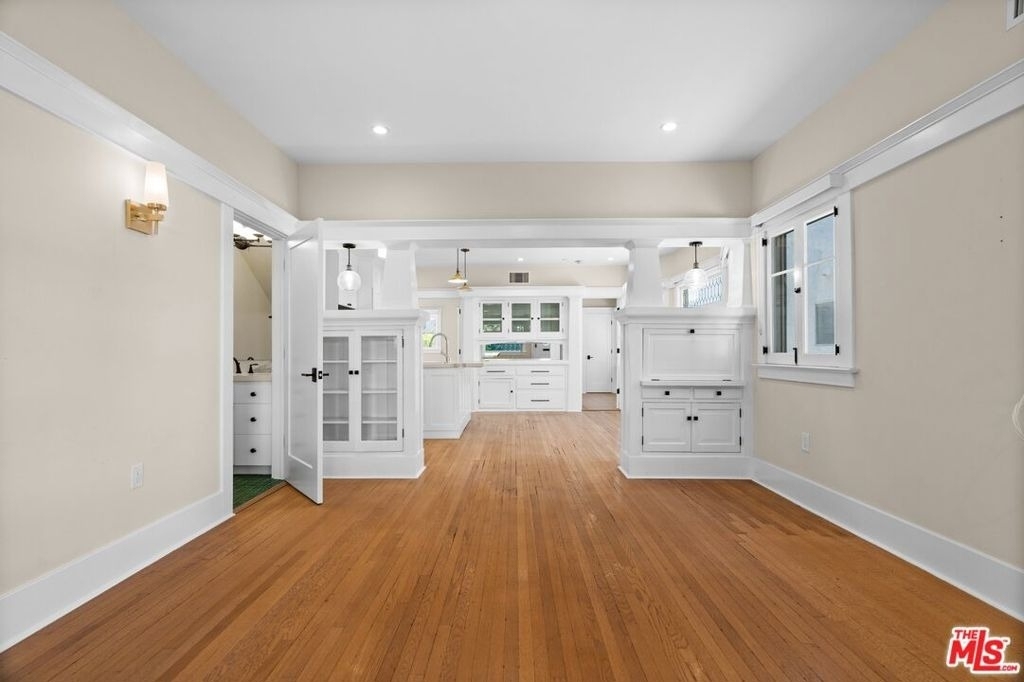 1140 Lemoyne Street - Photo 2