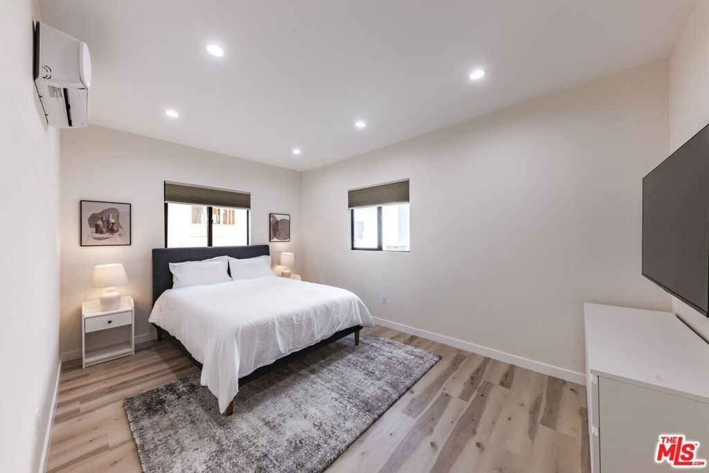 9024 Phyllis Avenue - Photo 10