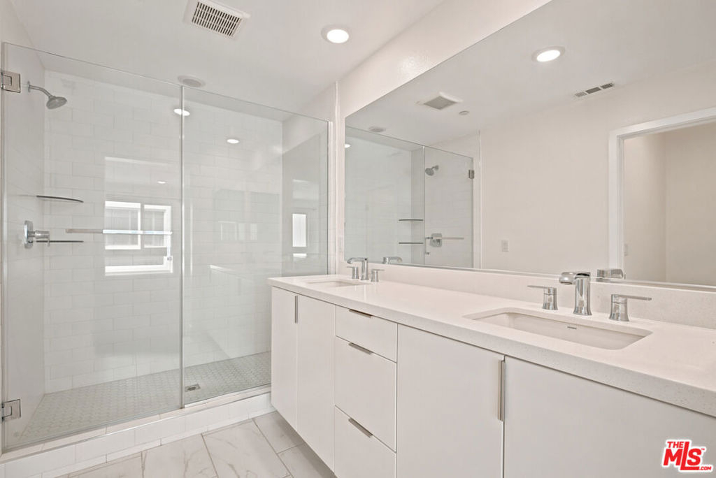 5262 N Rainier Way - Photo 11